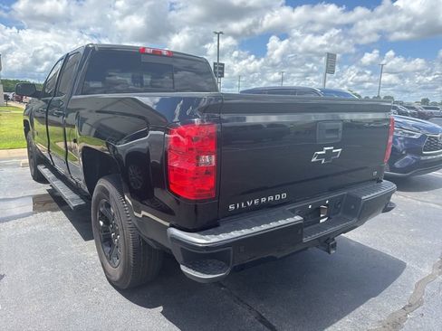 Used 2017 Chevrolet Silverado 1500 LT w/ Midnight Edition AWD/4WD image 6