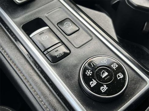 Certified 2024 Nissan Pathfinder SL image 13