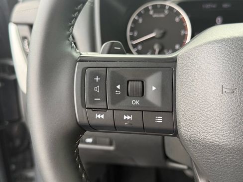 Used 2026 Nissan Rogue SV FWD image 19