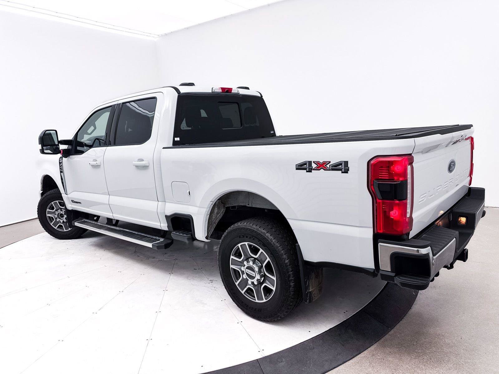 Used 2024 Ford F250 Lariat AWD/4WD image 2