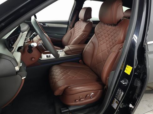 Used 2025 Genesis GV80 3.5T Prestige image 18