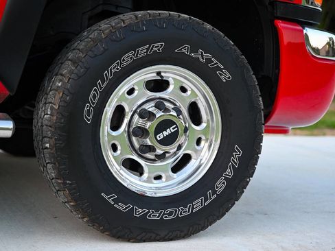 Used 2006 GMC Sierra 2500 SLT w/ Heavy-Duty Power Package AWD/4WD image 46