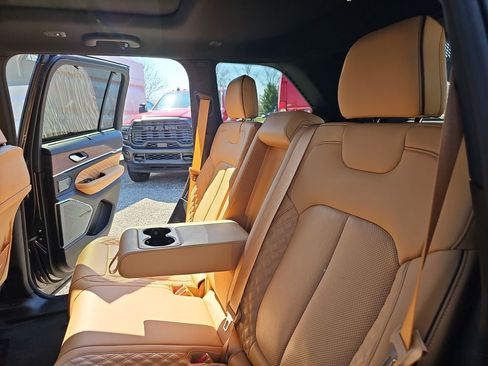 Certified 2022 Jeep Grand Cherokee Summit w/ Adv Protech Group IV image 14