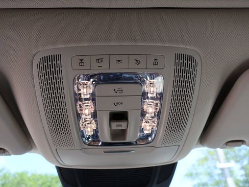 Used 2021 Mercedes-Benz GLE 450 4MATIC w/ AMG Line Exterior image 55