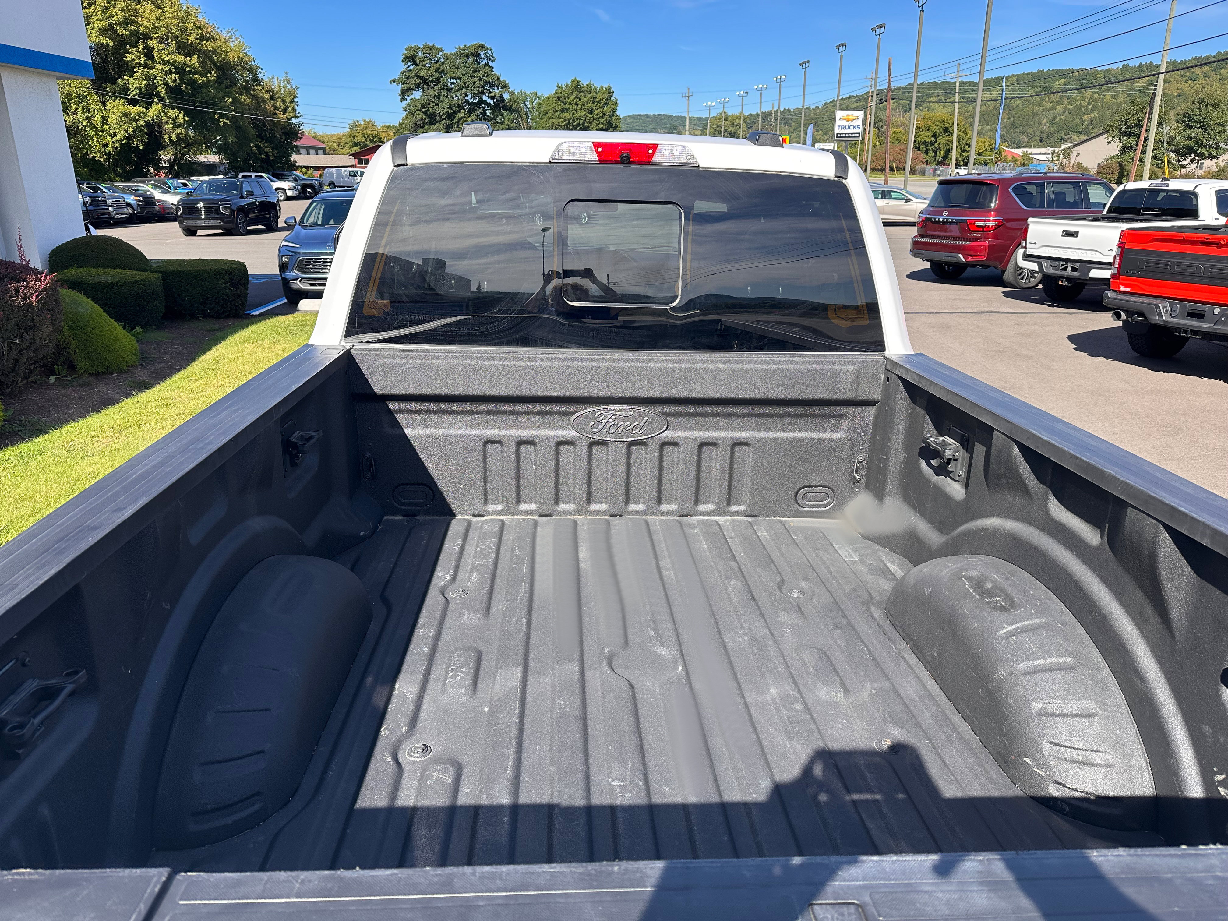 Used 2022 Ford F250 Lariat w/ Lariat Ultimate Package AWD/4WD image 5
