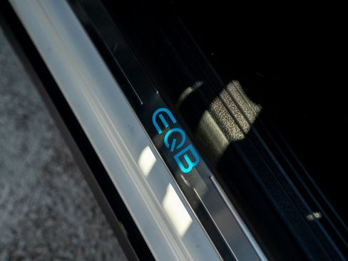 Certified 2024 Mercedes-Benz EQB 250+ image 16