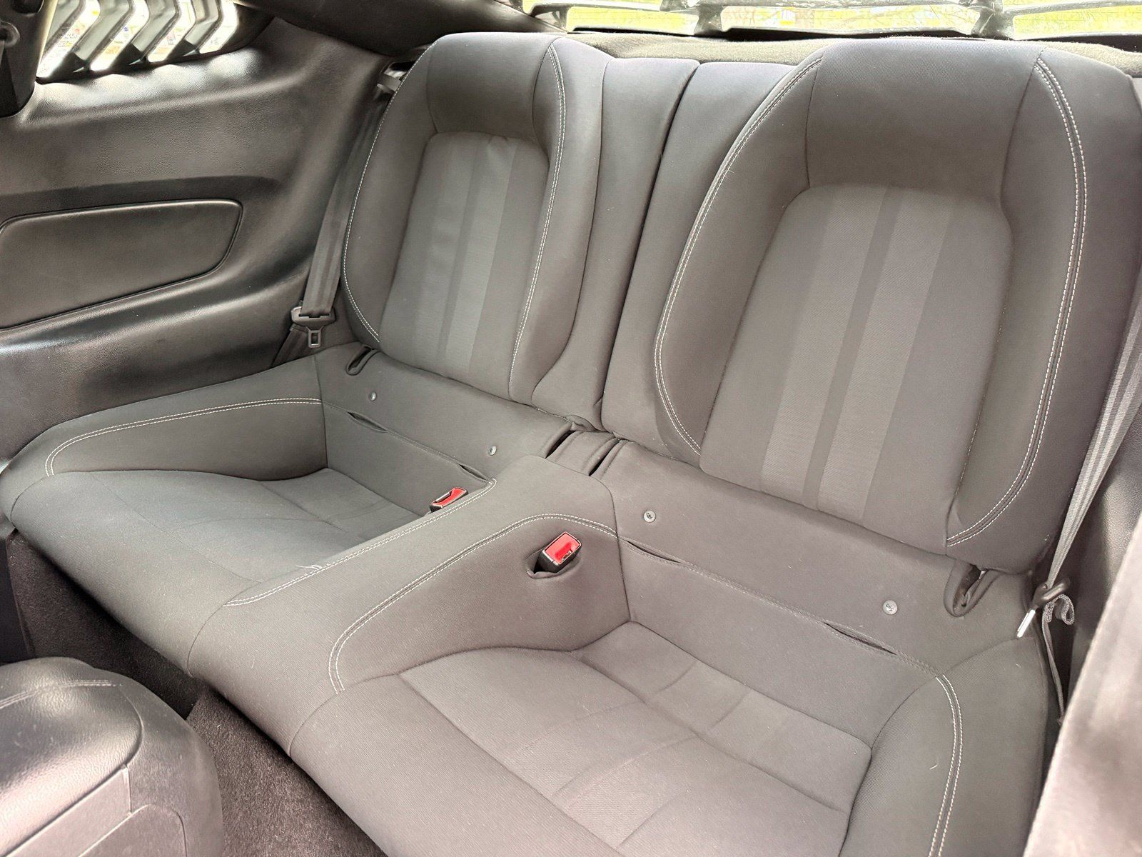 Used 2019 Ford Mustang Coupe RWD image 38