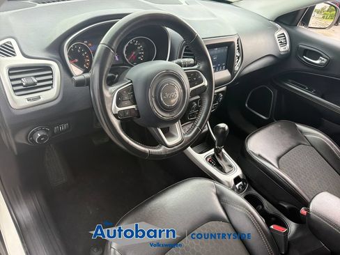 Used 2018 Jeep Compass Latitude w/ Popular Equipment Group FWD image 8