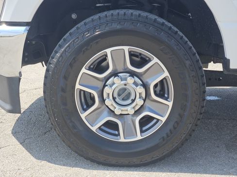 Used 2024 Ford F250 Lariat w/ FX4 Off-Road Package AWD/4WD image 10