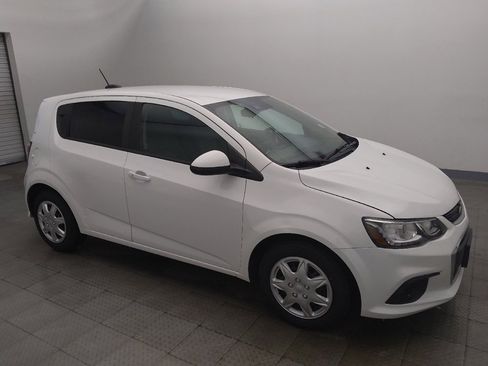 Used 2019 Chevrolet Sonic LT FWD image 11