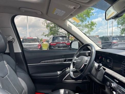 Certified 2024 Kia Telluride EX w/ EX Captain's Chair Package AWD/4WD image 42