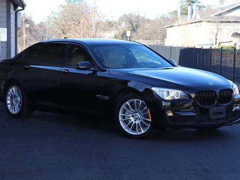 Used 2013 BMW 750Li image 1