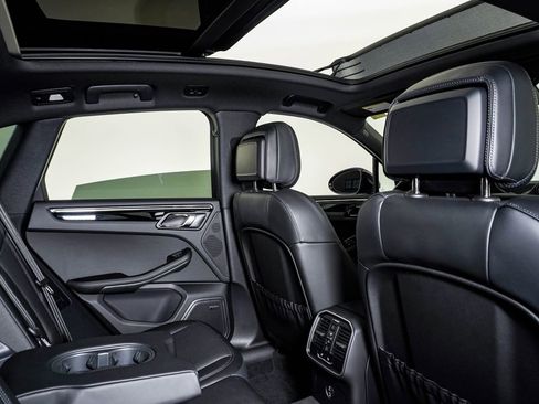 New 2026 Porsche Macan image 16