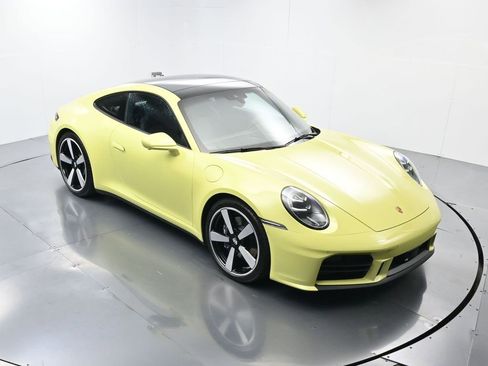 Used 2025 Porsche 911 Carrera image 40
