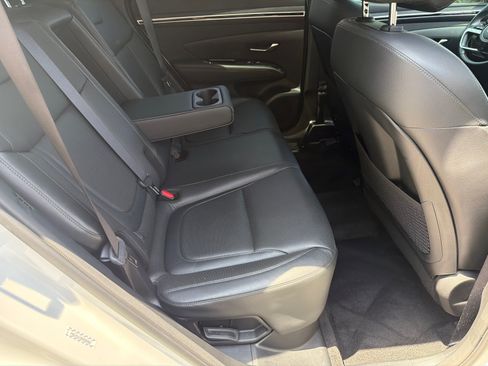 Certified 2022 Hyundai Tucson Limited AWD/4WD image 16