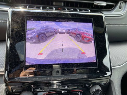 New 2026 Jeep Grand Cherokee L 4WD image 12