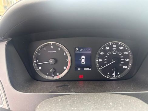 Used 2016 Hyundai Sonata Sport w/ Option Group 1V FWD image 2