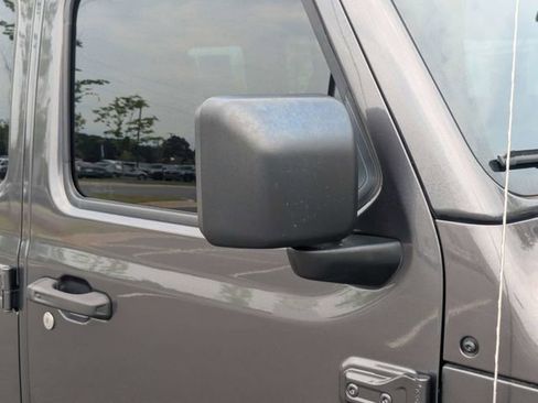 Used 2021 Jeep Wrangler Unlimited Sahara AWD/4WD image 12