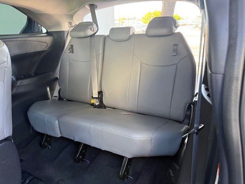 Used 2025 Toyota Sienna XLE image 16