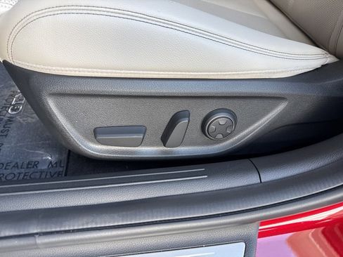 Used 2022 Genesis G70 2.0T image 34