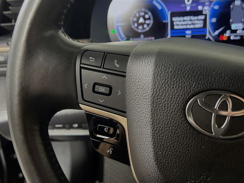 Used 2023 Toyota Crown XLE image 19