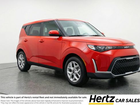 Used 2025 Kia Soul LX w/ LX Technology Package FWD image 1