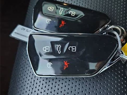 Used 2024 Volkswagen Atlas SEL Premium R-Line image 29