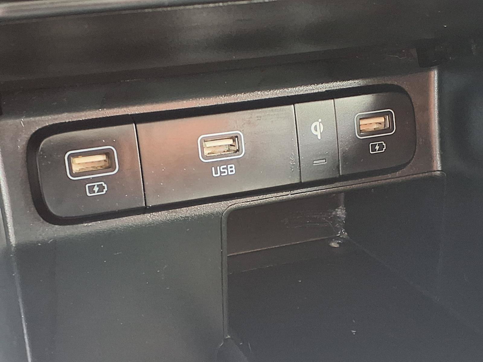 Used 2023 Kia Sorento S w/ Panoramic Sunroof Package AWD/4WD image 12