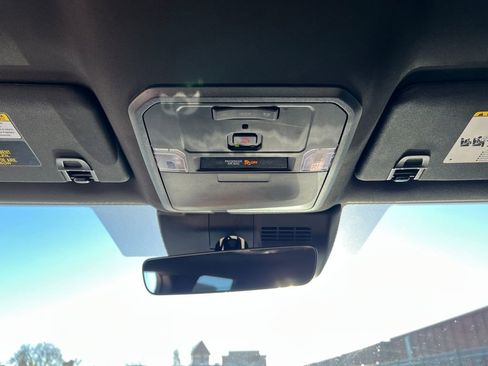 Used 2025 Toyota Tacoma TRD Off-Road image 27