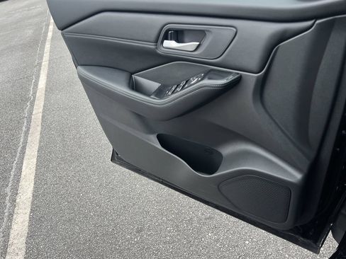 Certified 2026 Nissan Rogue SL AWD/4WD image 11