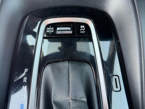 Used 2024 Toyota Corolla SE FWD image 12