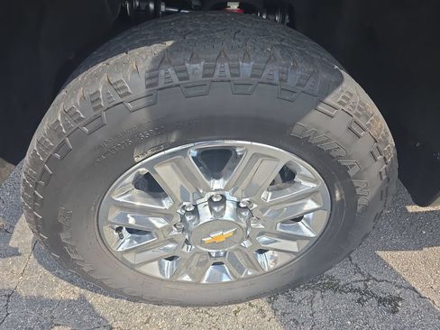 Used 2024 Chevrolet Silverado 2500 High Country w/ High Country Premium Package AWD/4WD image 27