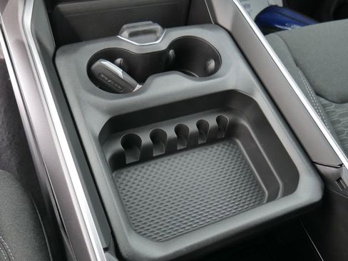 New 2026 RAM 1500 4x4 Crew Cab image 31