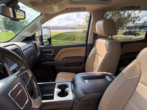 Used 2018 GMC Sierra 2500 Denali w/ Duramax Plus Package AWD/4WD image 52