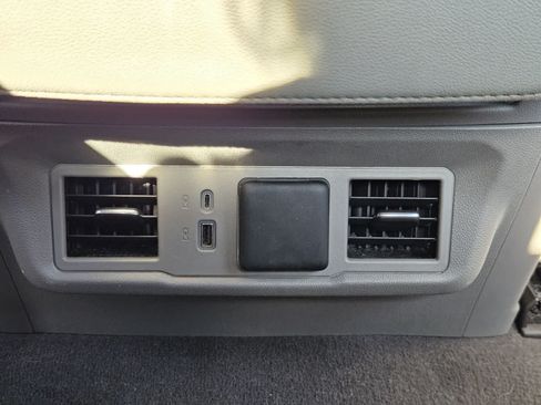 Used 2025 Chevrolet Silverado 1500 LT RWD image 28