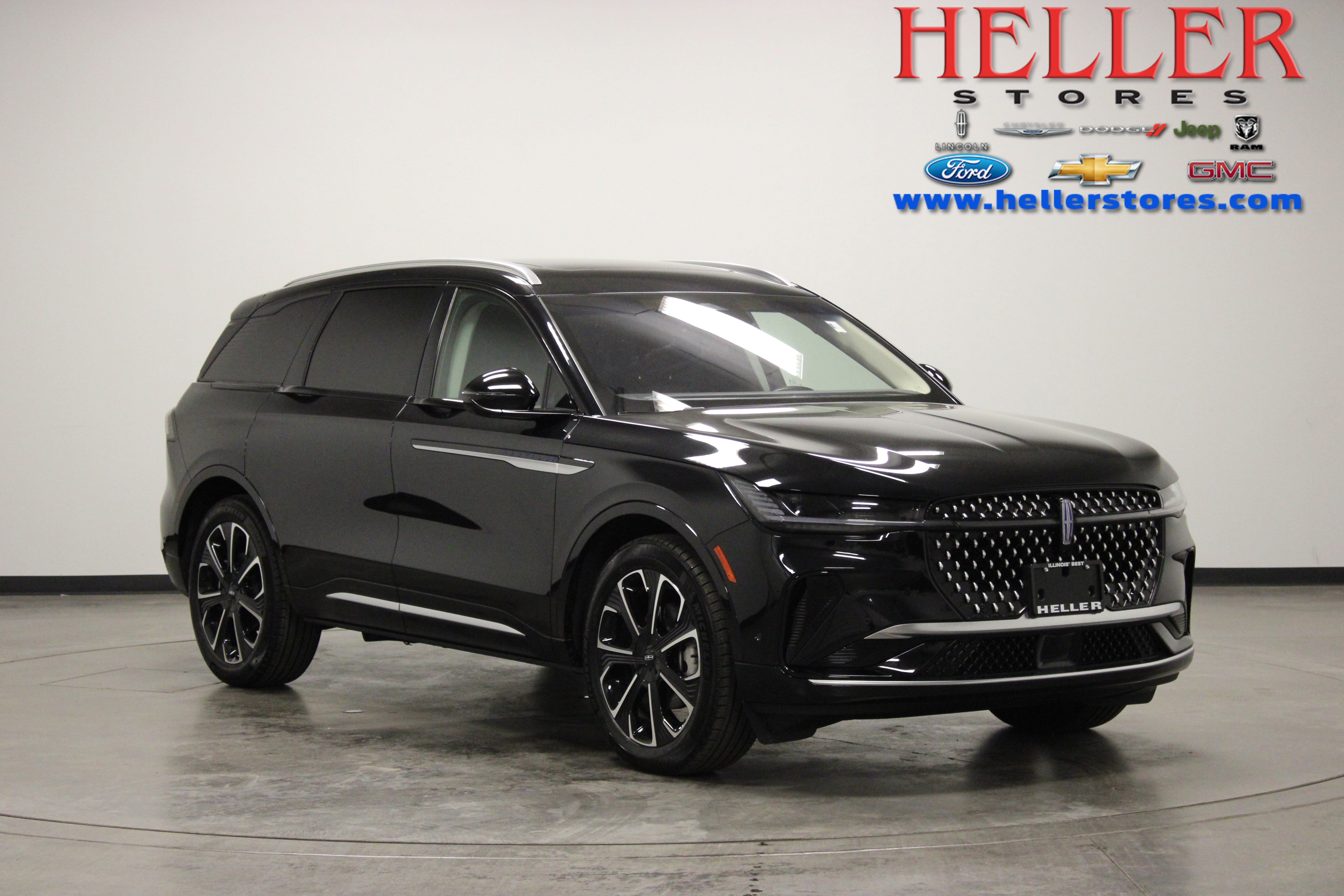 Used 2024 Lincoln Nautilus Reserve w/ Equipment Group 202A AWD/4WD image 1