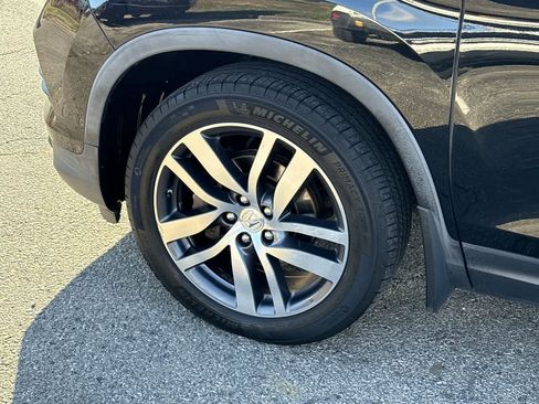 Used 2016 Honda Pilot Touring image 12