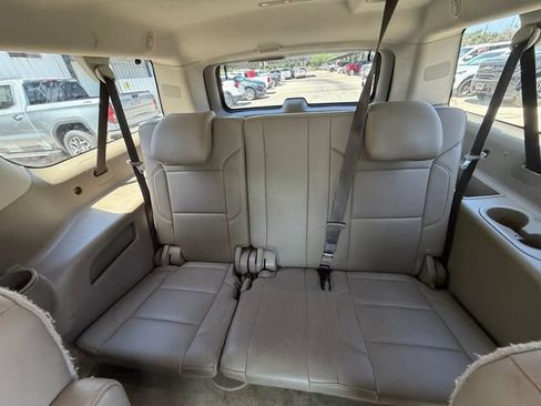 Used 2017 Chevrolet Suburban LT w/ LT Signature Package RWD image 11