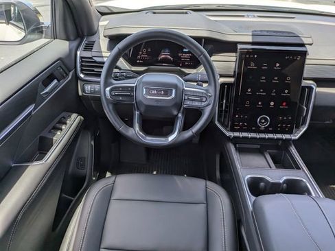 Used 2026 GMC Acadia Elevation w/ Elevation Premium Package FWD image 18