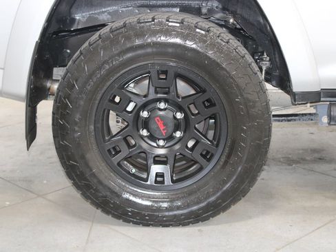 Used 2023 Toyota 4Runner TRD Off-Road Premium AWD/4WD image 13