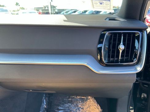 Used 2020 Volvo V60 T5 Cross Country image 53