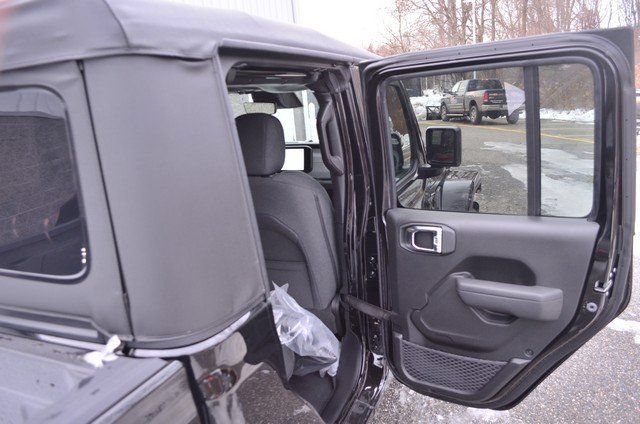 New 2026 Jeep Gladiator Sport AWD/4WD image 31