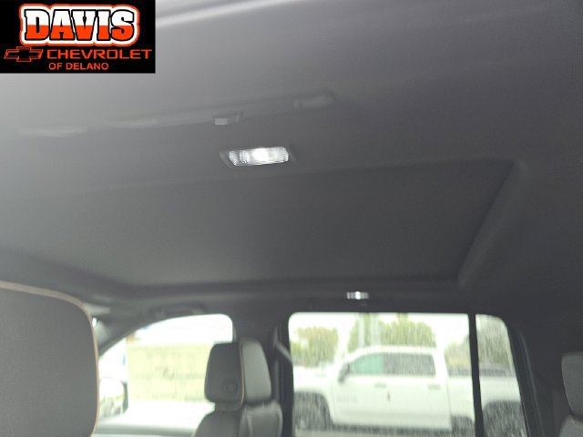 New 2027 Chevrolet Suburban Premier w/ Sun And Tow Package AWD/4WD image 20