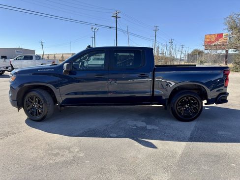 Used 2022 Chevrolet Silverado 1500 Custom image 2