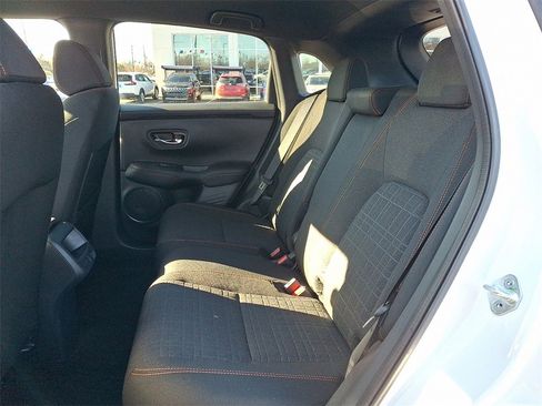 Used 2023 Honda HR-V Sport image 10