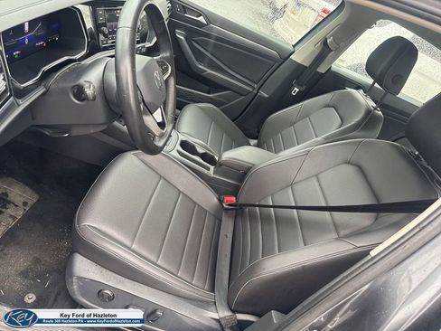 Used 2024 Volkswagen Jetta SE image 27