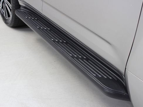 Used 2023 Lexus LX 600 4WD w/ Appearance Package image 12