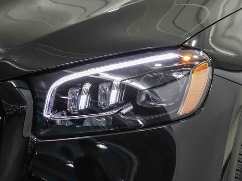 Used 2025 Mercedes-Benz GLS 450 4MATIC image 5