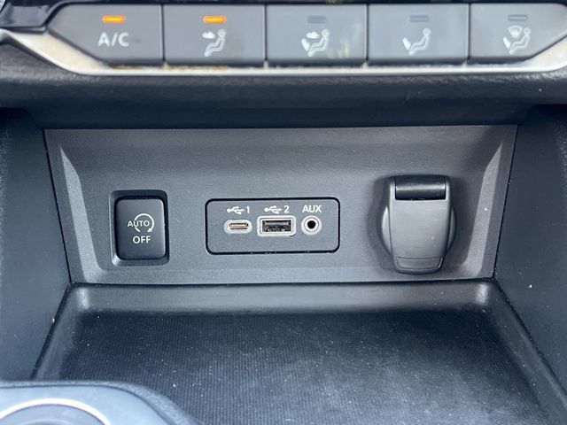 Used 2025 Nissan Sentra SV FWD image 22