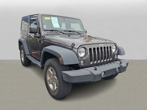 Used 2018 Jeep Wrangler Sport image 2